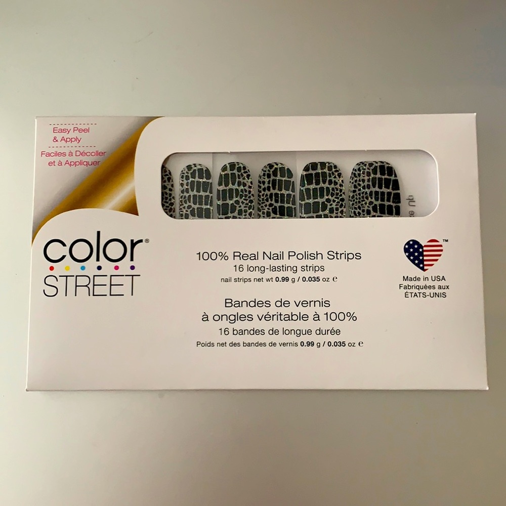 Color Street Nail Strips - Hiss and Make Up